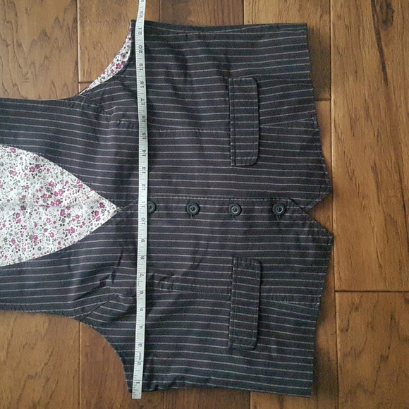 Revolution by Ricki’s Striped Outside Floral Inside Vest Women's Size 16 - Picture 7 of 12